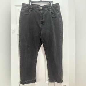 91 Cotton On Woman Black Washed
Raw Cuff Jeans Size 12